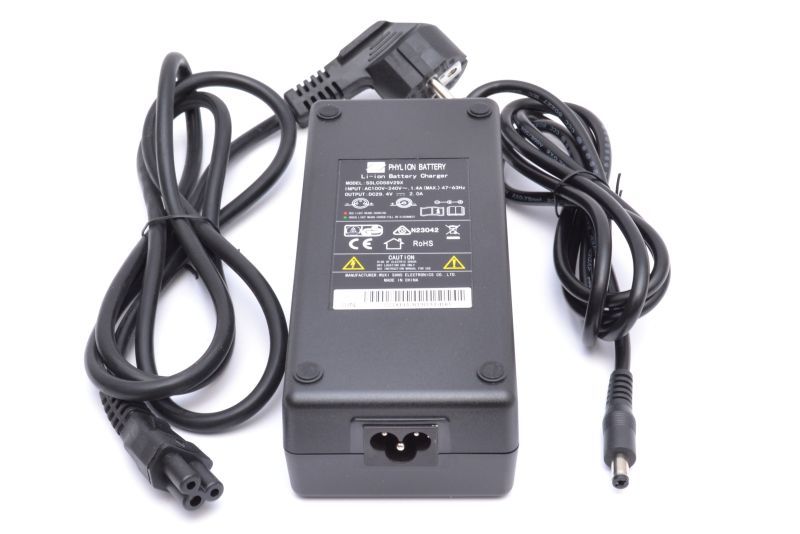 Batavus oplader 24 volt med DC stik - eCykler a/s 