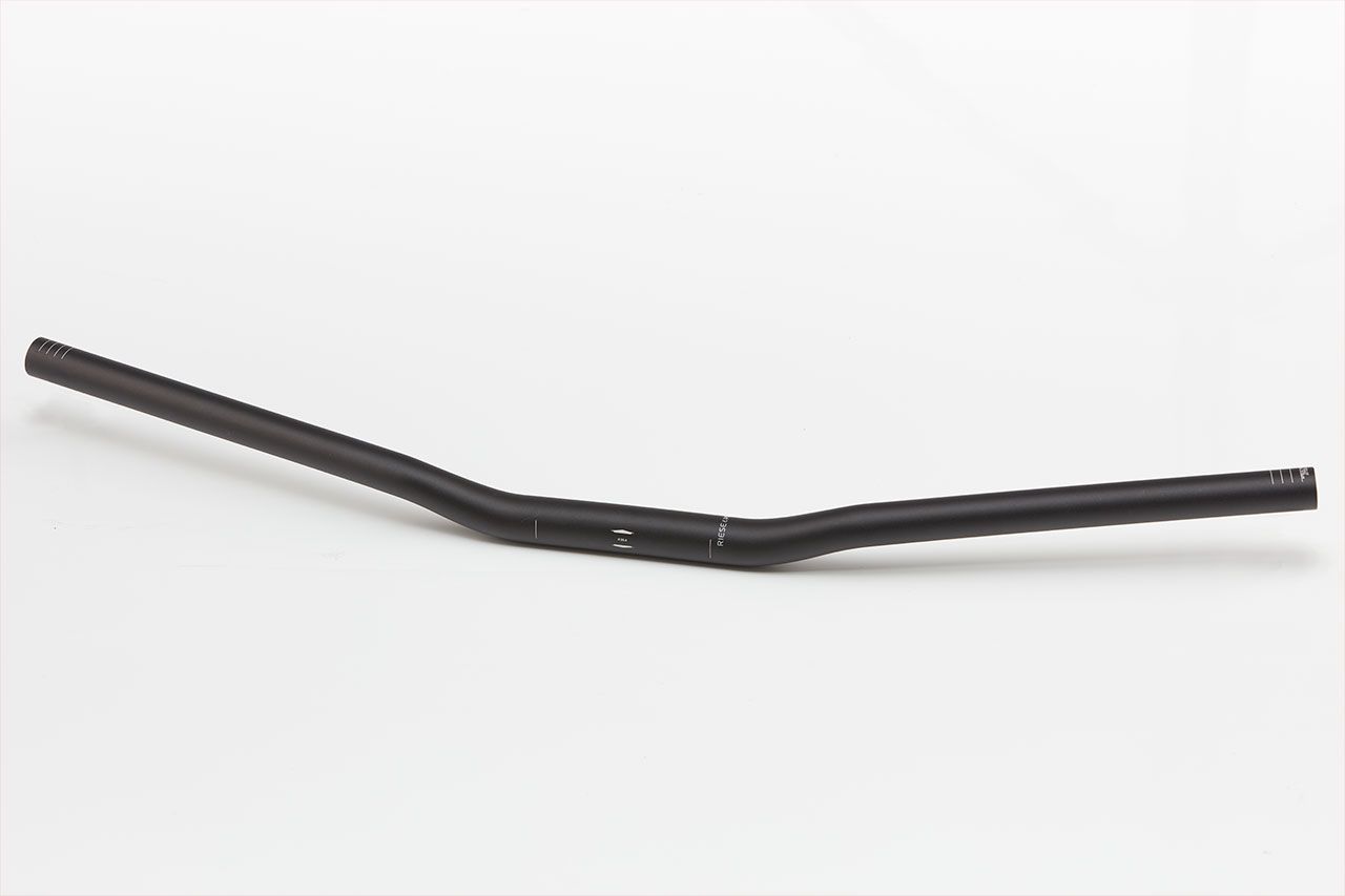 Styr Satori Custom 25.4, 700, 15mm black matt til Cockpit